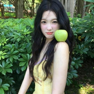 我和他都是新郎。